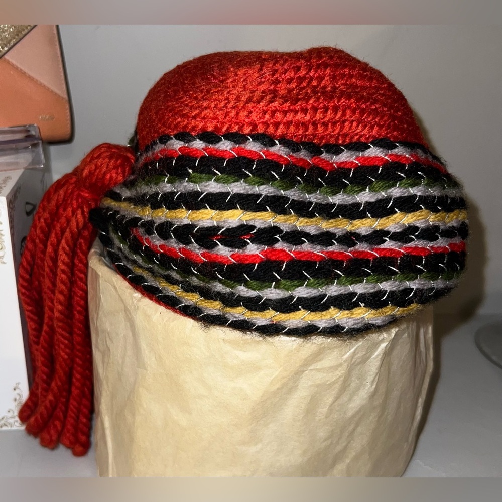 EUC Rare Vintage Everitt Needlepoint Hat